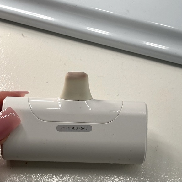 iWalk portable iphone charger - Picture 2 of 6